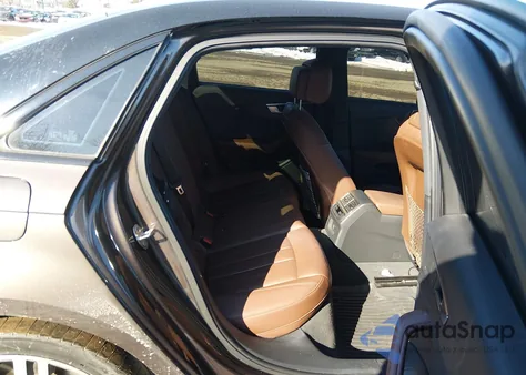 2017 Audi A4 2.0T Premium из США, поврежденный, VIN WAUENAF48HN015462